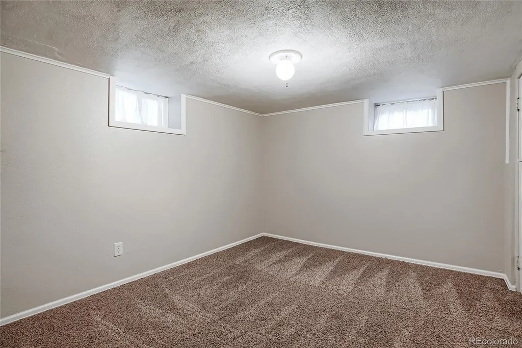 2922 W 39th Avenue Denver CO 80211