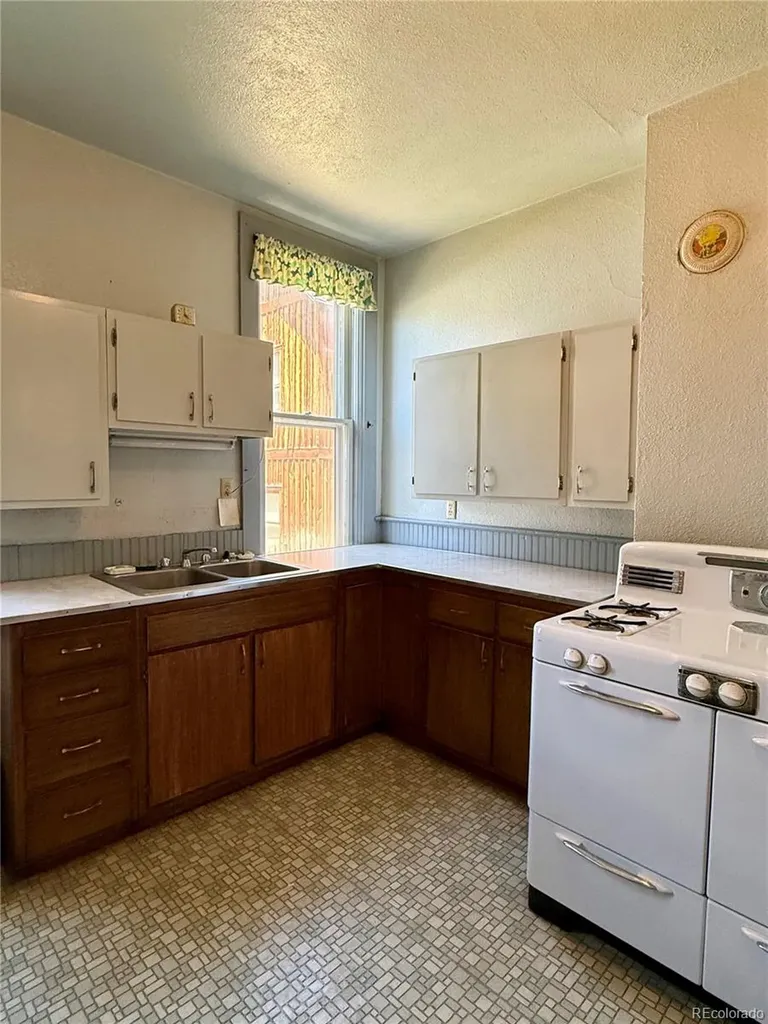 422 W 7th Street Leadville CO 80461