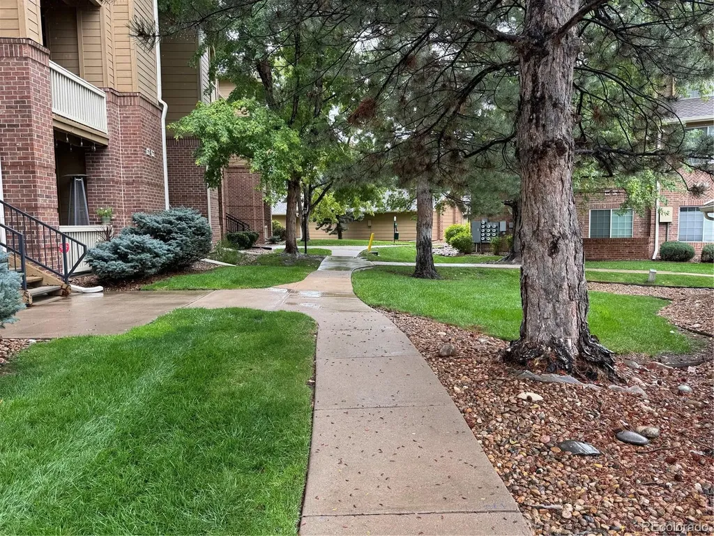 1631 W Canal Circle Littleton CO 80120
