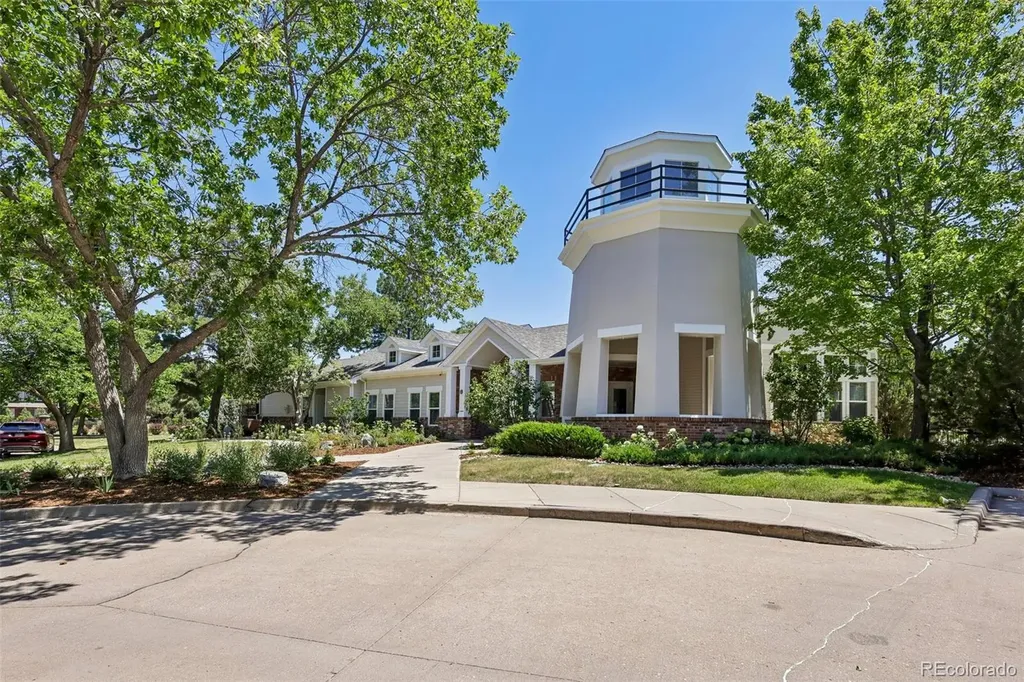 1011 S Valentia Street Denver CO 80247