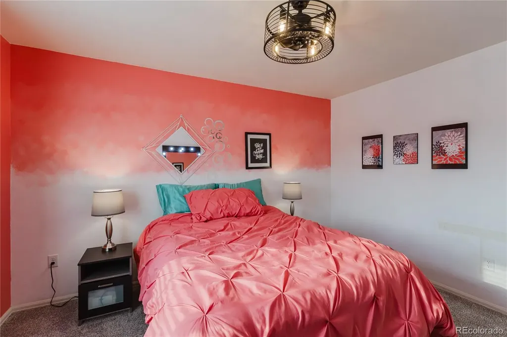 223 S New Castle Way Aurora CO 80018