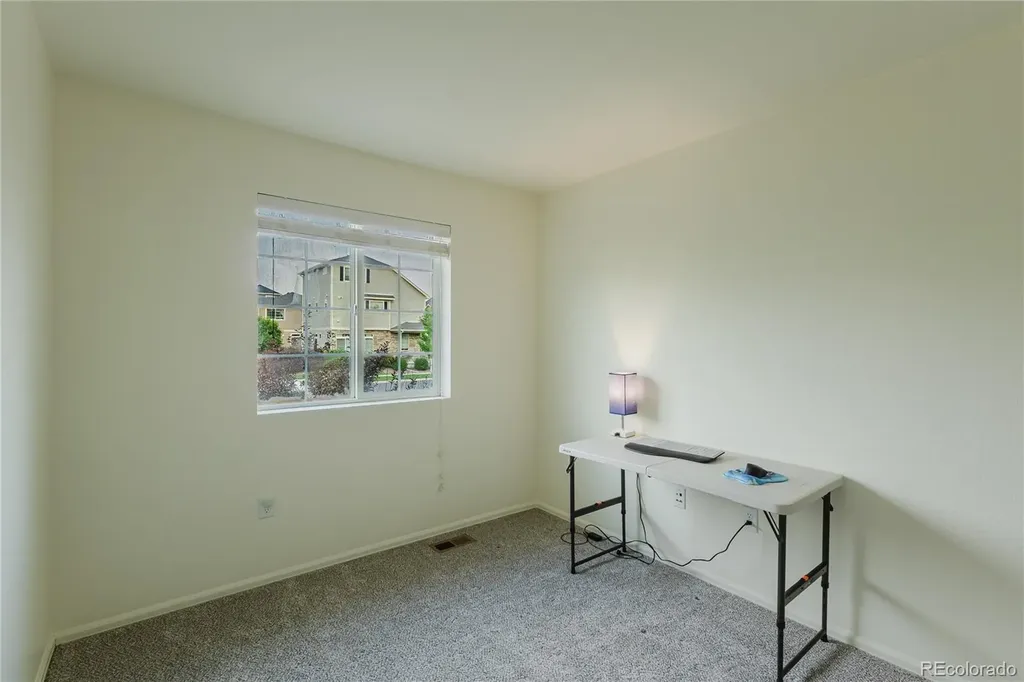 223 S New Castle Way Aurora CO 80018
