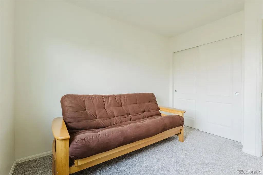 223 S New Castle Way Aurora CO 80018