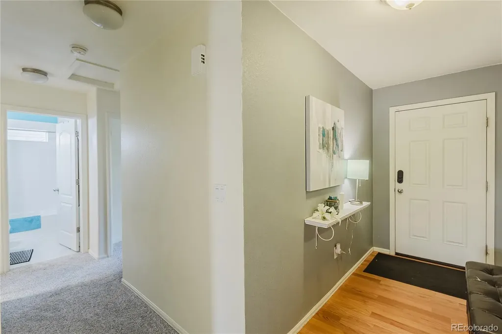 223 S New Castle Way Aurora CO 80018