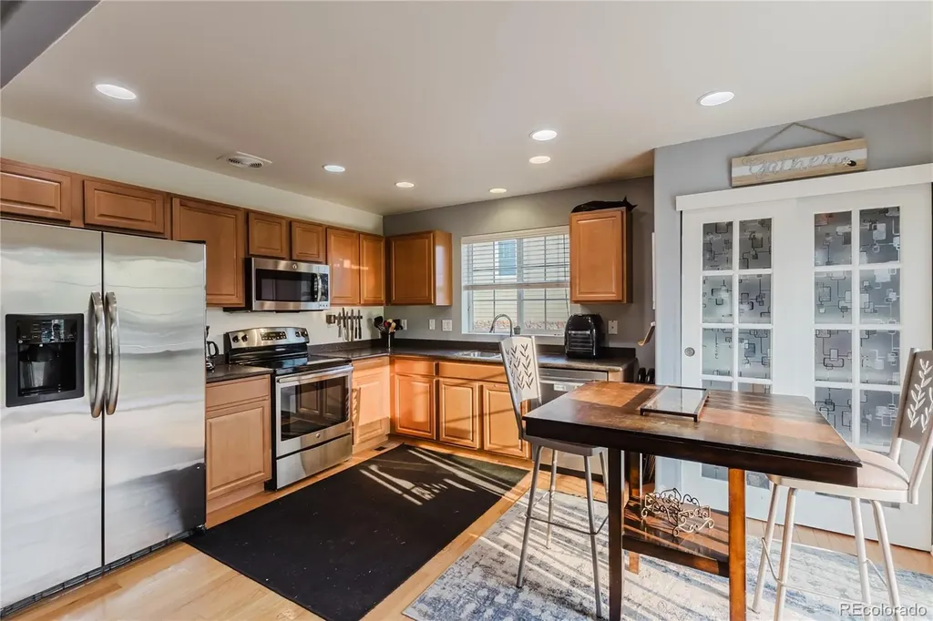 223 S New Castle Way Aurora CO 80018