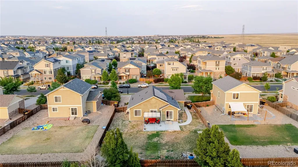 223 S New Castle Way Aurora CO 80018