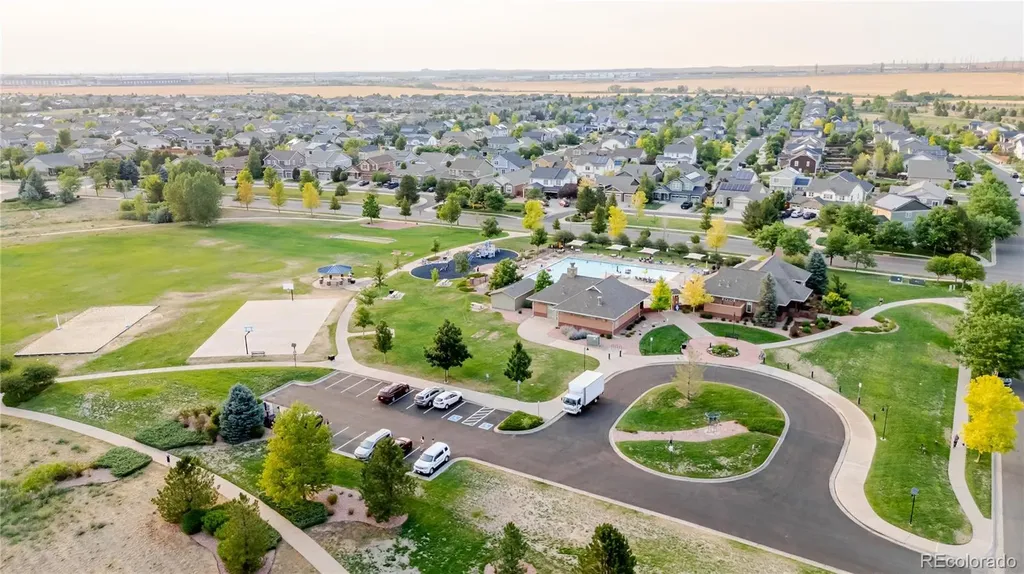 223 S New Castle Way Aurora CO 80018