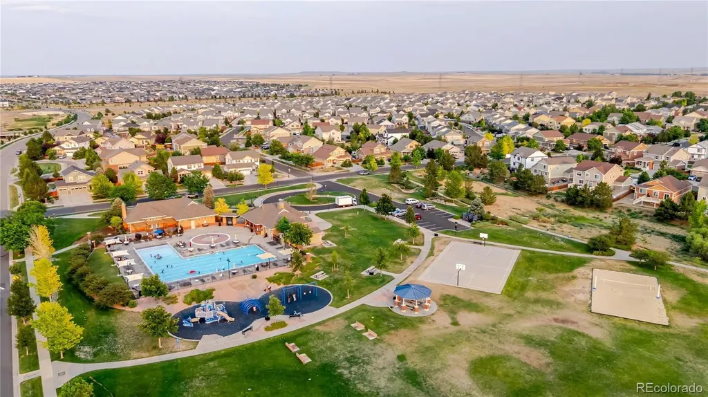 223 S New Castle Way Aurora CO 80018