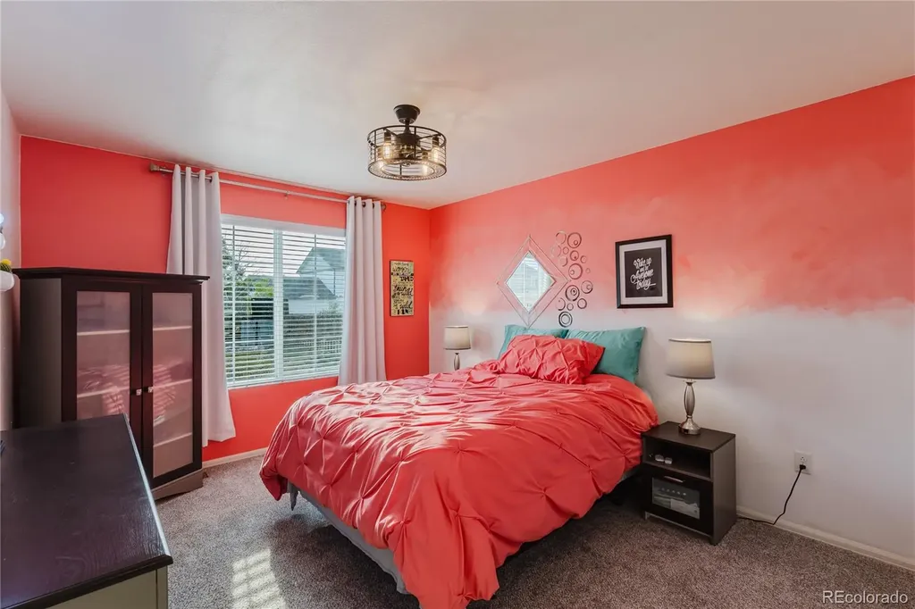 223 S New Castle Way Aurora CO 80018