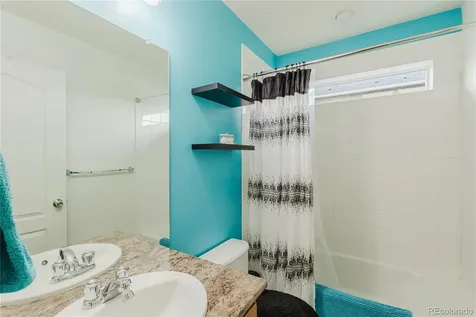 223 S New Castle Way Aurora CO 80018