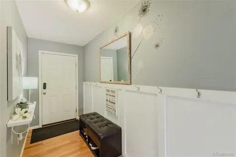 223 S New Castle Way Aurora CO 80018