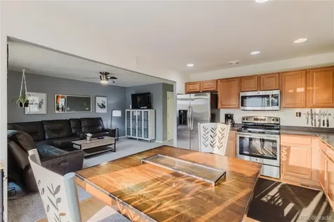 223 S New Castle Way Aurora CO 80018