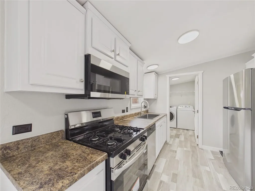 9400 Elm Court Denver CO 80260