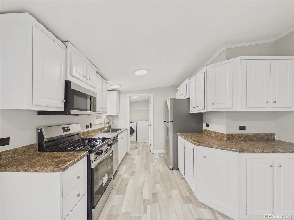 9400 Elm Court Denver CO 80260