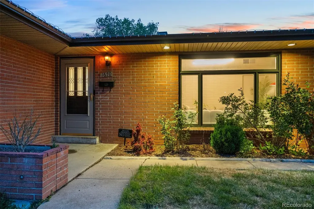 1670 Zenobia Street Denver CO 80204