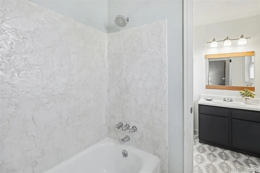 1632 S Rifle Street Aurora CO 80017