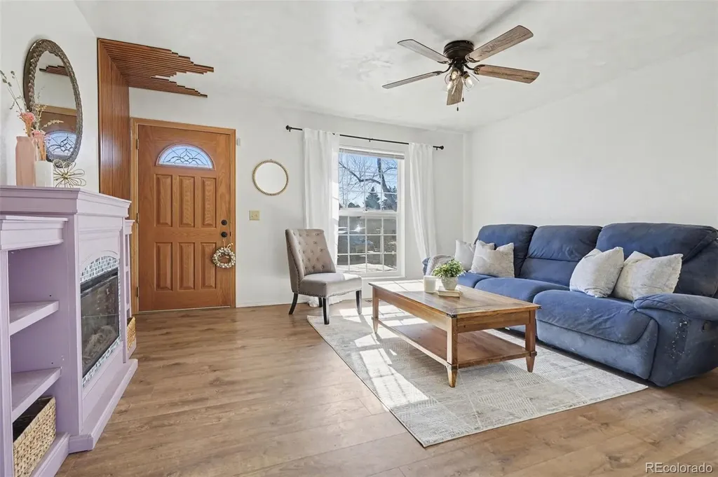 1632 S Rifle Street Aurora CO 80017