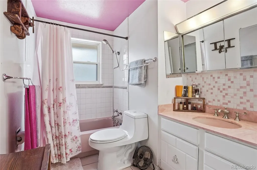 6895 W Bayaud Avenue Denver CO 80226