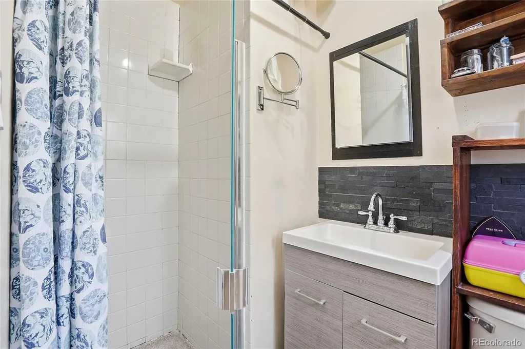 6895 W Bayaud Avenue Denver CO 80226