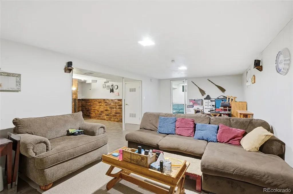 6895 W Bayaud Avenue Denver CO 80226