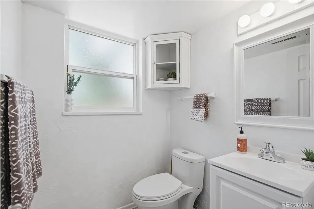 9837 W Arizona Avenue Lakewood CO 80232