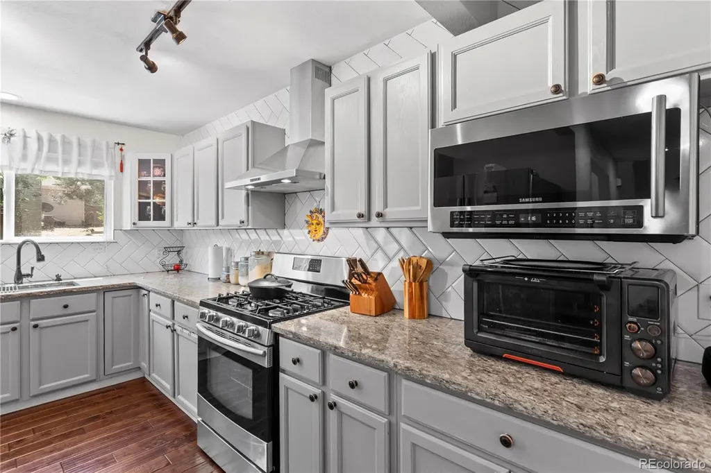 2212 Hyacinth Road Littleton CO 80129