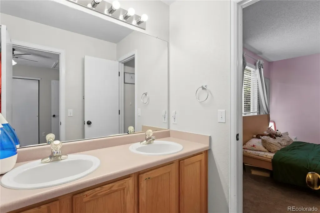 2212 Hyacinth Road Littleton CO 80129