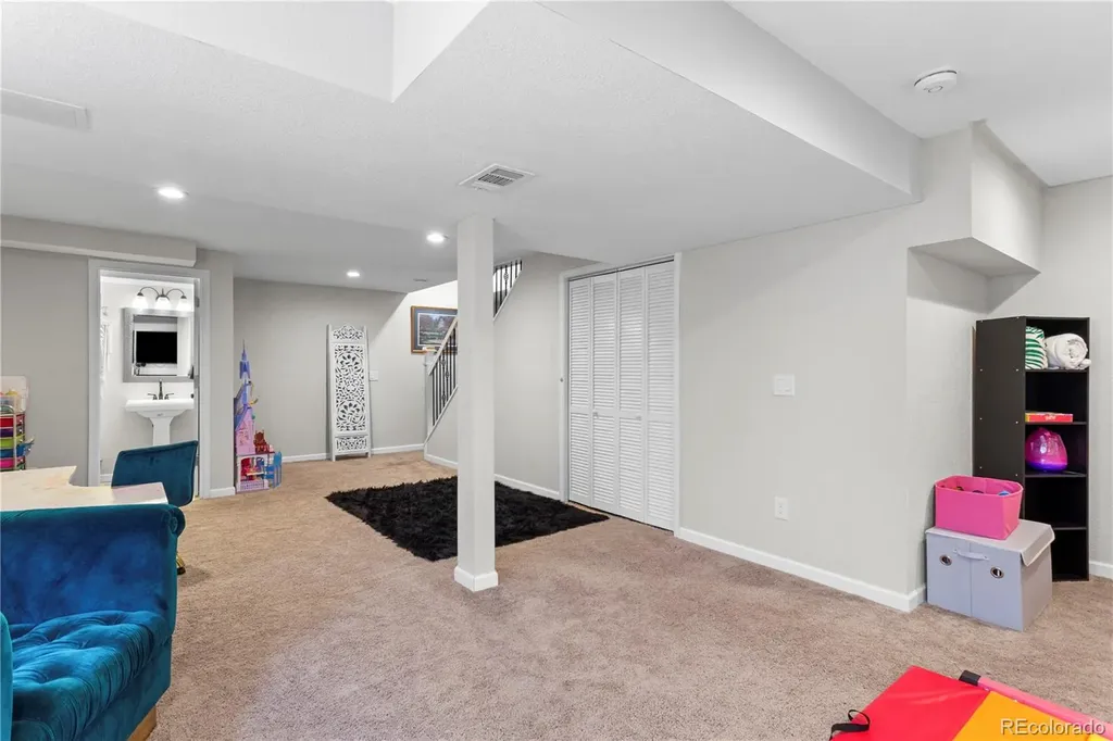 2212 Hyacinth Road Littleton CO 80129