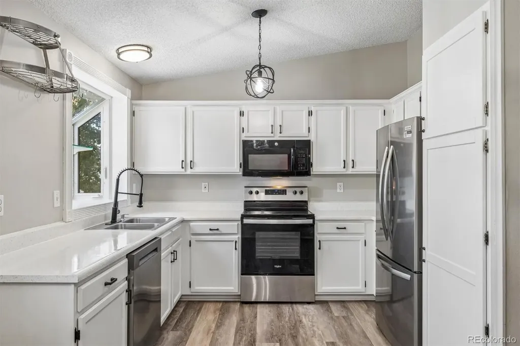 17611 Ponderosa Avenue Parker CO 80134