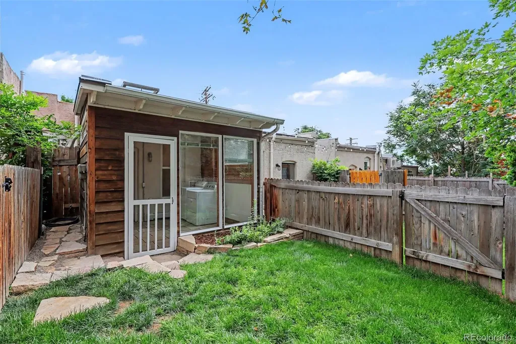 2534 Kensing Court Denver CO 80211