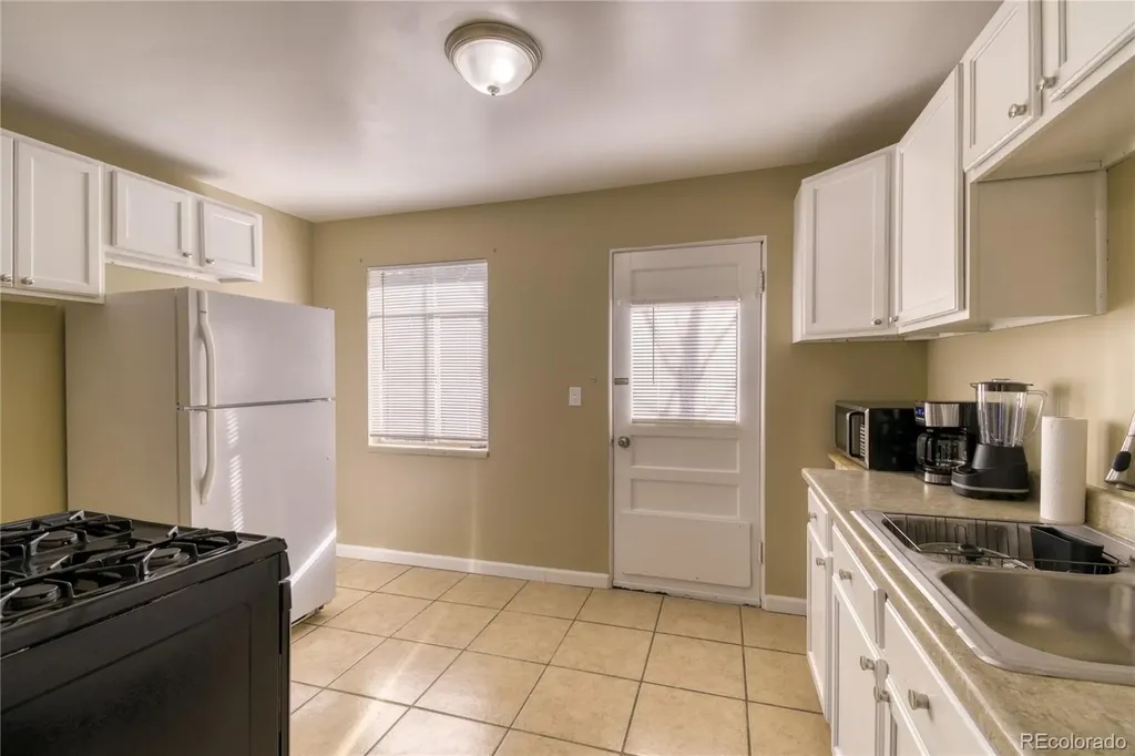 1418 Ironton Street Aurora CO 80010