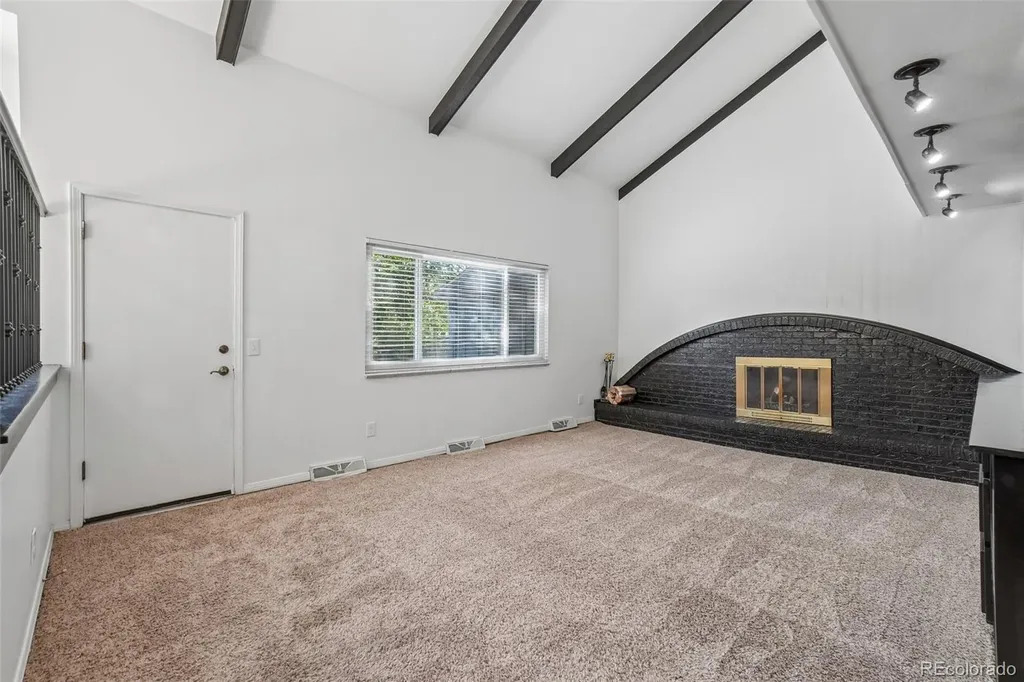 4052 S Willow Way Denver CO 80237