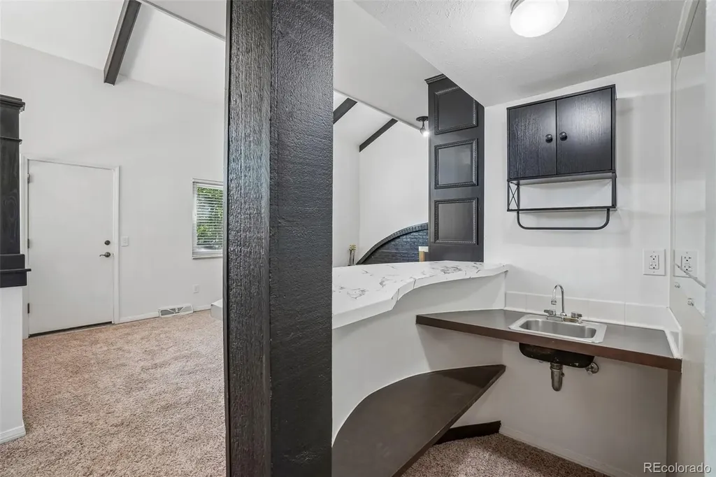 4052 S Willow Way Denver CO 80237