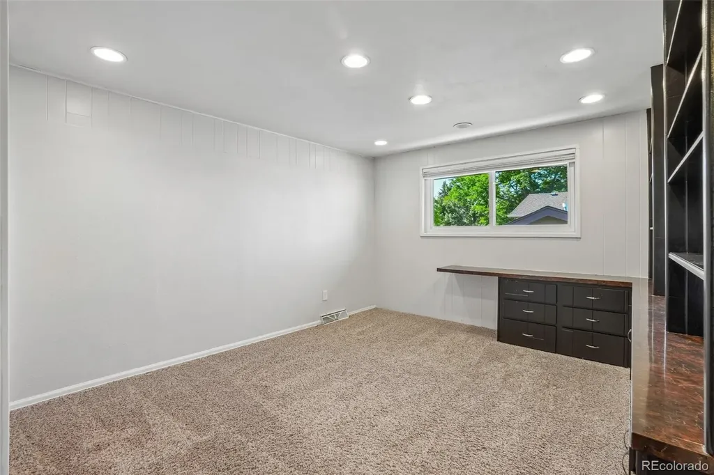 4052 S Willow Way Denver CO 80237