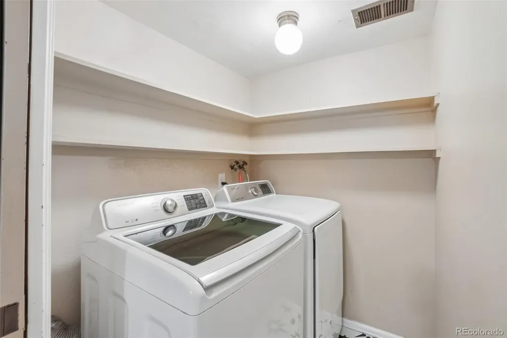 4052 S Willow Way Denver CO 80237