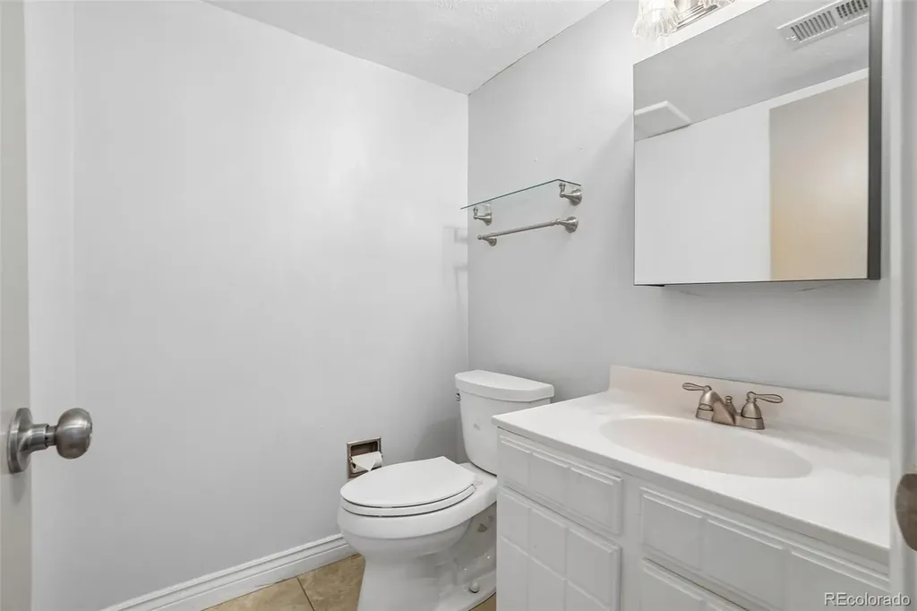 4052 S Willow Way Denver CO 80237