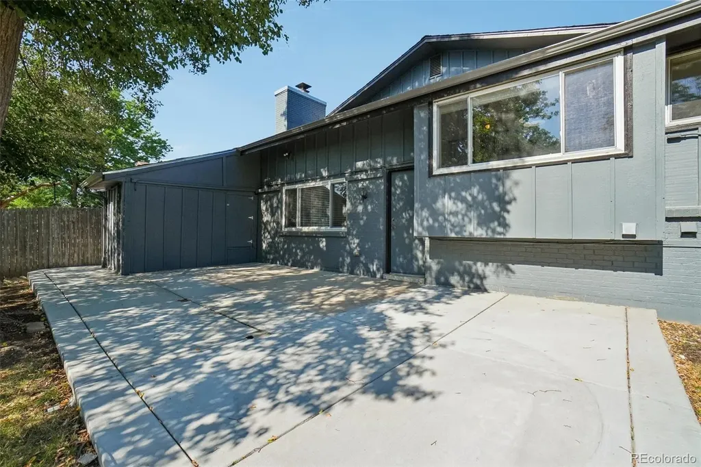 4052 S Willow Way Denver CO 80237