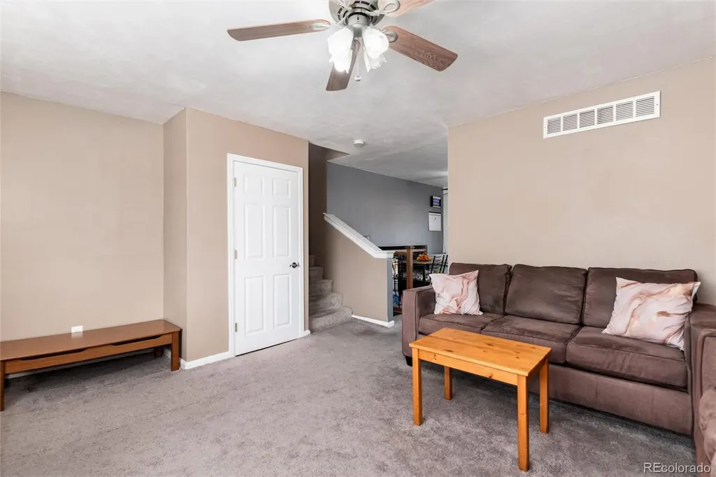2118 S Mobile Way Aurora CO 80013