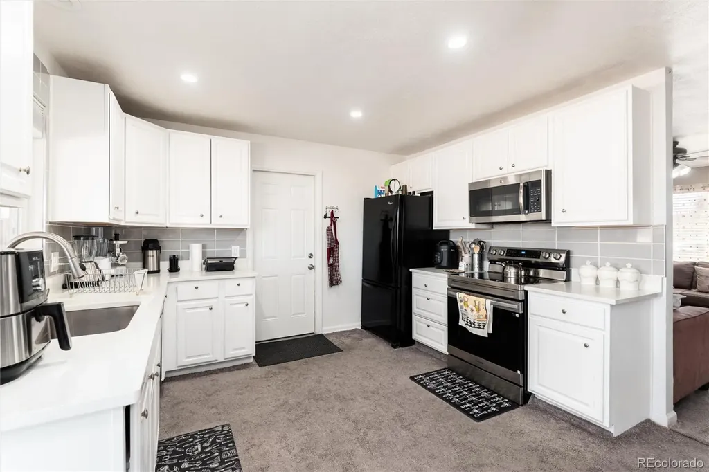 2118 S Mobile Way Aurora CO 80013