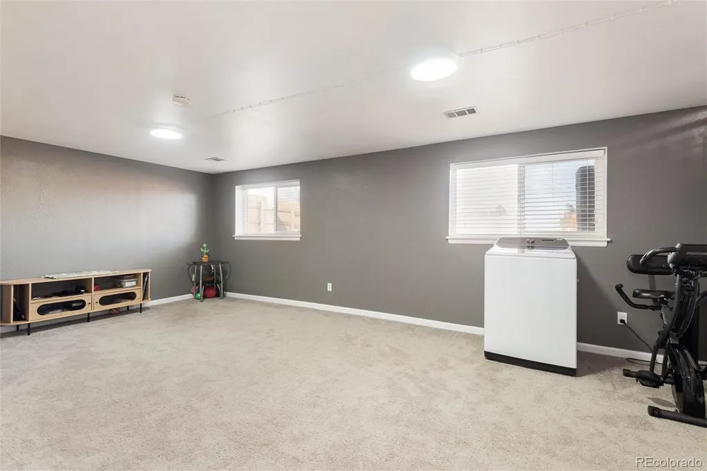 2118 S Mobile Way Aurora CO 80013