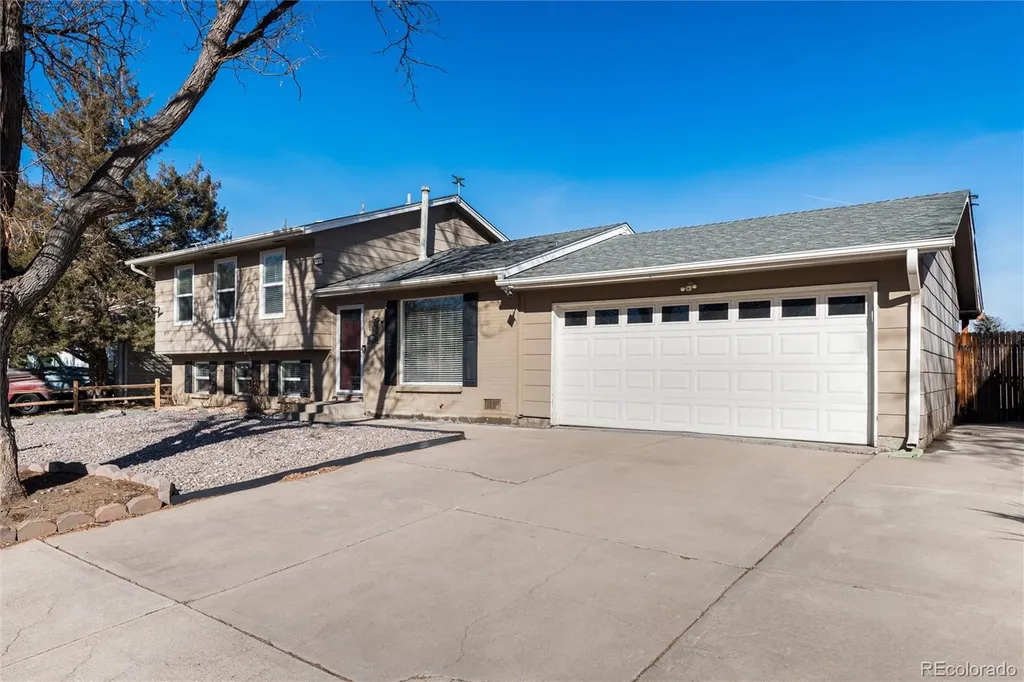 2118 S Mobile Way Aurora CO 80013