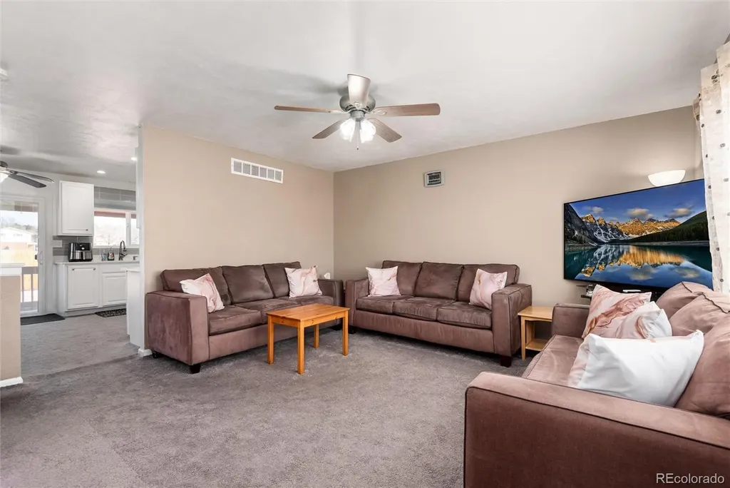 2118 S Mobile Way Aurora CO 80013