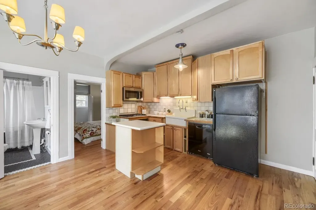 541-543 Logan Street Denver CO 80203