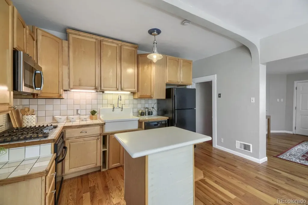 541-543 Logan Street Denver CO 80203