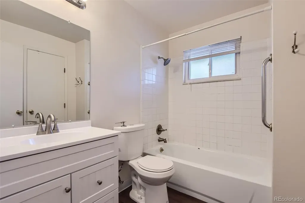1922 S Oswego Way Aurora CO 80014