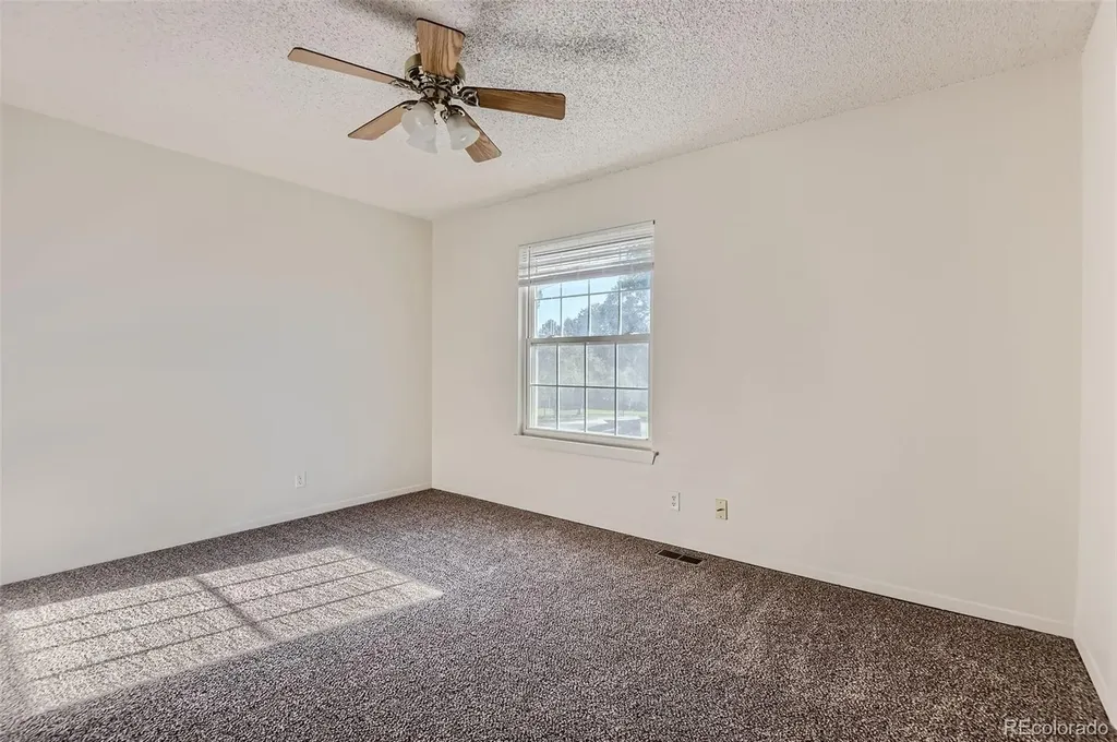 1922 S Oswego Way Aurora CO 80014