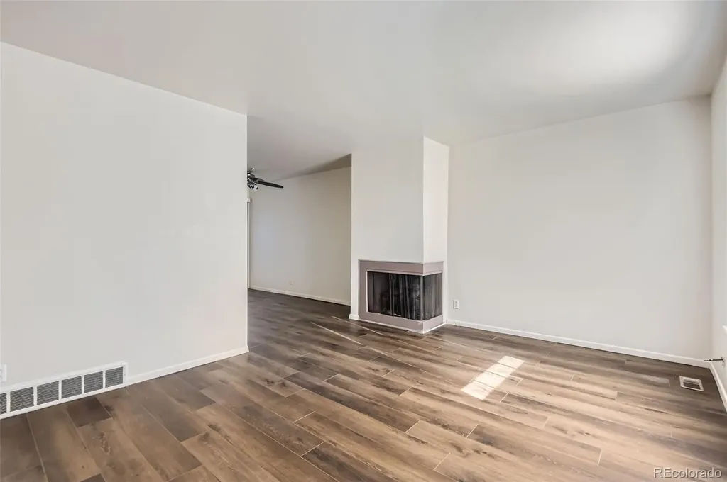 1922 S Oswego Way Aurora CO 80014