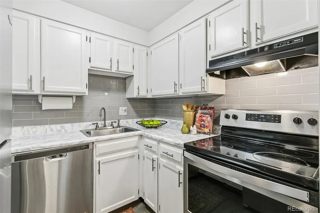 1243 N Gaylord Street Denver CO 80206