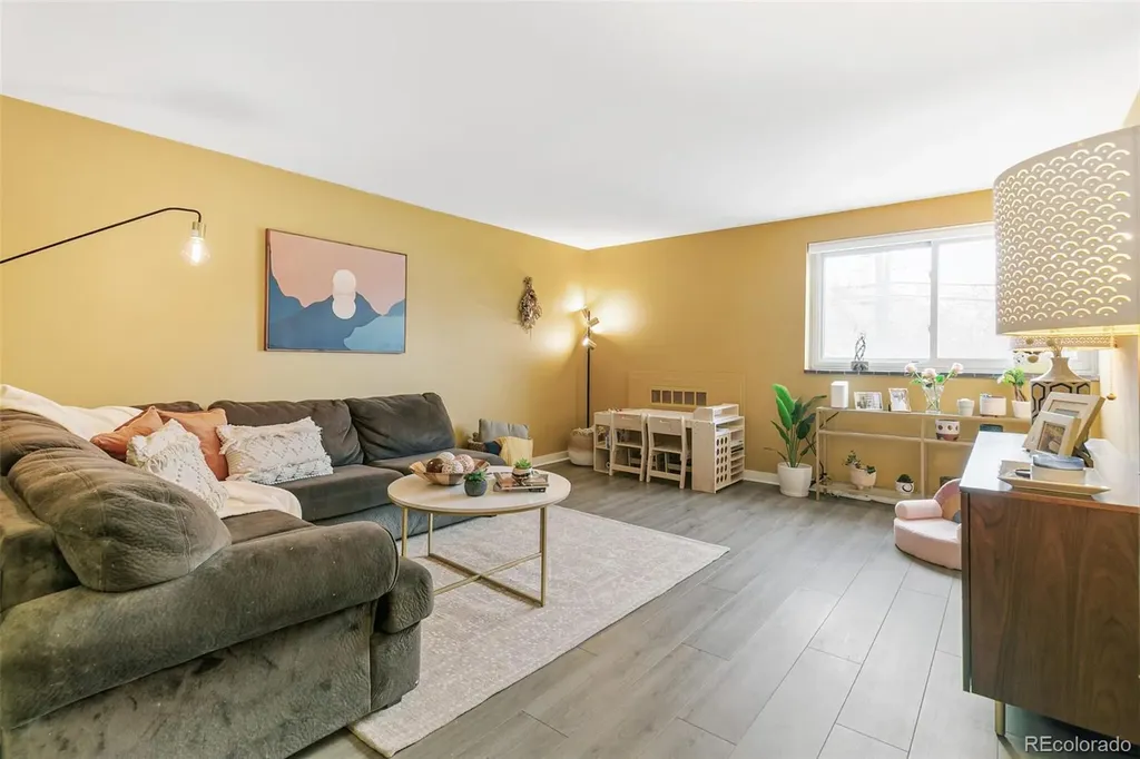 1243 N Gaylord Street Denver CO 80206