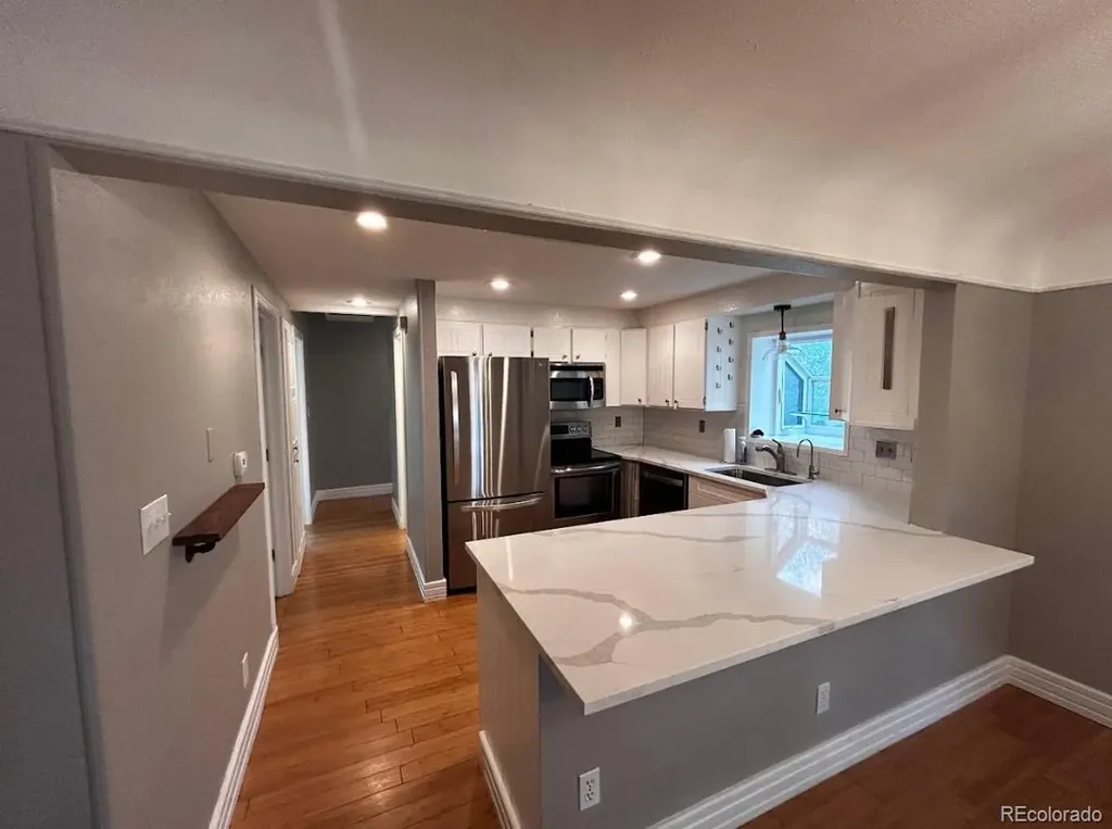 2820 S Acoma Street Englewood CO 80110